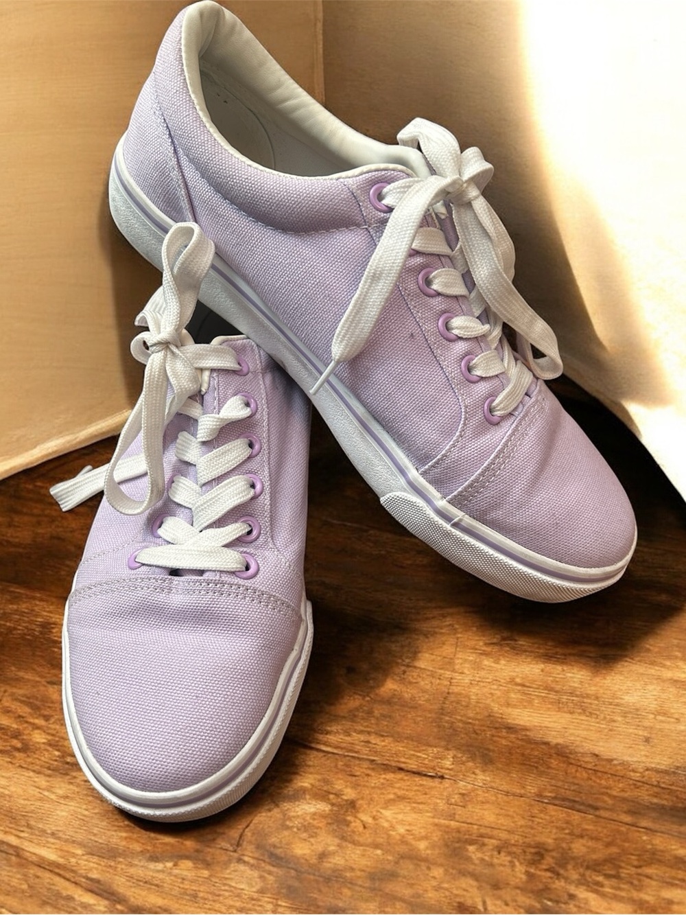 Casual Women's Canvas Sneakers - Lavender Unbranded Chuck Taylor-style Kicks